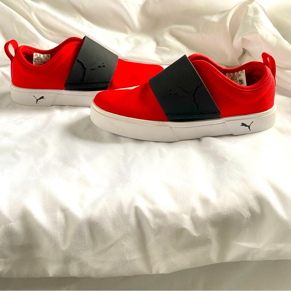 BOYS' PUMA EL REV |I SLIP ON CV
JR BOYS SNEAKERS